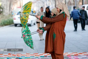 اولین روز اجراهای خیابانی جشنواره تئاتر فجر
