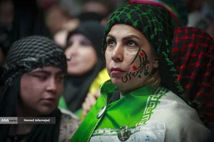 اجتماع به عشق وطن دسته پرچم داران ایران- میدان انقلاب تهران