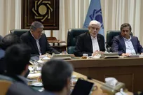 عارف: آمریکا کار جدیدی نمی‌تواند بکند/ دولت برای مقابله با جنگ اقتصادی برنامه دارد