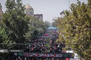 پیاده&zwnj;روی جاماندگان اربعین در تهران
