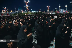 مراسم اقامه نماز بر پیکر مطهر رهبر شهید انقلاب در حرم رضوی