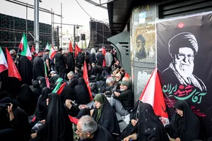 تشییع پیکر مطهر آقای شهید ایران و خانواده ایشان -۱
