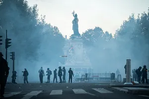 تظاهرات شنبه در پاریس به درگیری و خشونت میان پلیس ضد شورش و معترضان کشیده شد