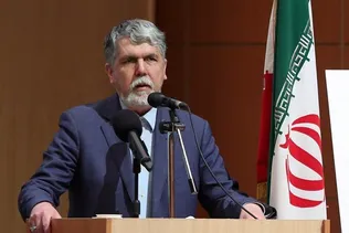 استاد مهدوی‌راد بدون تغییر هویت، میان سنت‌گرایی و آزاداندیشی جمع رشد کرد