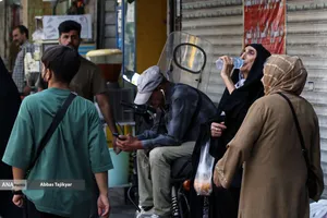 نوشیدن آب در گرمای تابستان