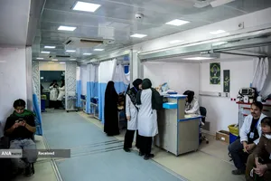 خدمت&zwnj;رسانی بیمارستان سیار برکت در عمود ۹۸۹ طریق الحسین