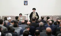 رهبر انقلاب: وزارت اطلاعات با همه دولت‌ها باید همکاری کامل داشته باشد