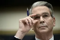 الخزانة الأميركية تمنح إعفاء مؤقتاً لبيع النفط الإيراني العالق في البحر