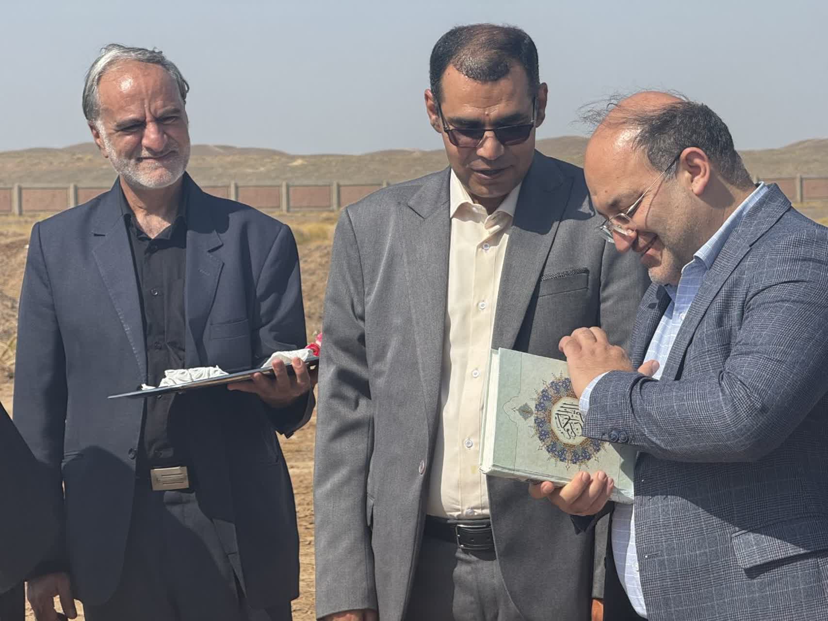 کلنگ‌زنی ۱۰۰۰ میلیارد ریالی نیروگاه خورشیدی در دانشگاه آزاد اسلامی اردستان
