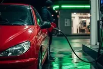 شوک قیمتی بدون جبران کسری بودجه دولت/ درآمد حاصل از گرانی بنزین، فقر را پوشش می‌دهد؟