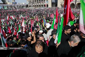 مراسم وداع با رهبر شهید انقلاب حضرت آیت الله سیدعلی خامنه&zwnj;ای (ره) و خانواده ایشان