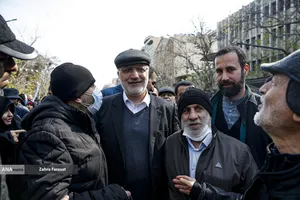 حضور علیرضا زاکانی  شهردار تهران در راهپیمایی 22 بهمن 1403