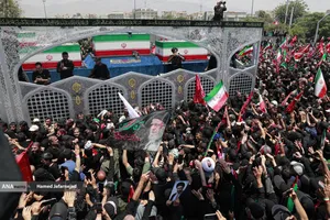 تشییع پیکر مطهر آقای شهید ایران و خانواده ایشان