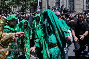 آیین خیمه سوزان عاشورا در چهارراه گلوبندک تهران
