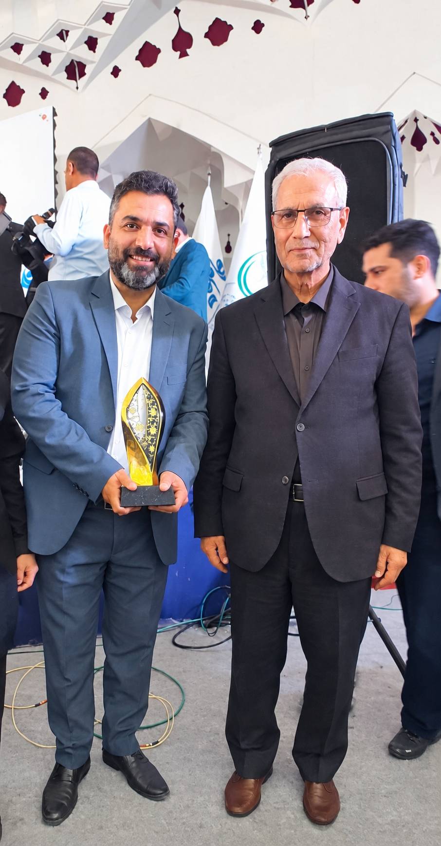 کسب تندیس طلایی مانوین و رتبه پنجم کشور توسط نماینده دانشگاه آزاد اسلامی / «ناب‌ها» در مسیر تحول هوشمند مدارس