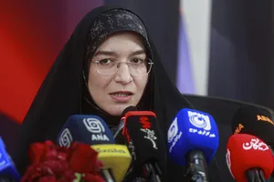 محدثه پیرهادی دبیرجشنواره پانزدهمین جشنواره بین المللی فیلم 100