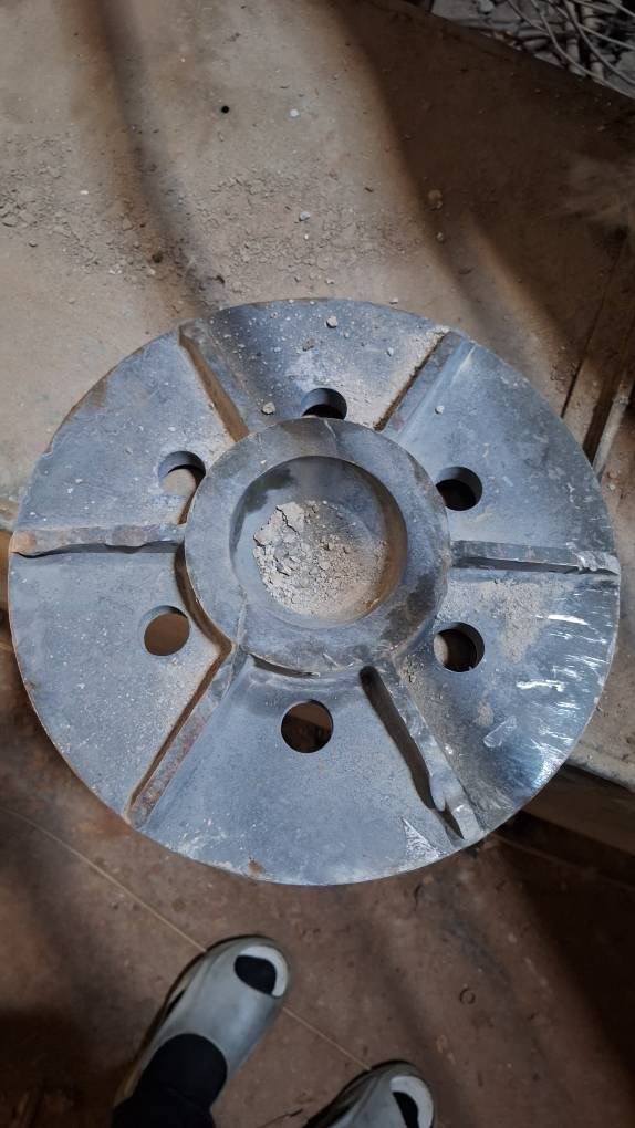 آسیبی دیگر به فدراسیون وزنه‌برداری در جنگ تحمیلی+ تصاویر