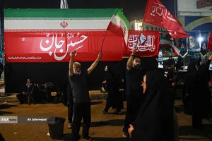پیاده روی زائرین اربعین حسینی در مسیر نجف به کربلا