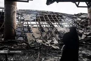 بازدید خبرنگاران خارجی از آثار به&zwnj;جامانده از حمله موشکی رژیم صهیونیستی به ساختمان شیشه ای صدا و سیما که در تاریخ ۲۴ تیرماه صورت گرفت