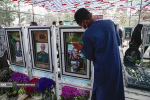 اولین جمعه سال جدید گلزار شهدای حملات تروریستی آمریکایی - صهیونی در جنگ رمضان - قطعه 42 بهشت زهرا(س)