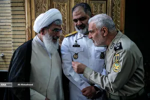 امیر دریار شهرام ایرانی فرمانده نیروی دریایی ارتش در مراسم گرامیداشت ۵۷ شهید اقتدار ارتش