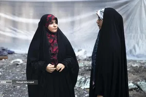 توضیحات سحر امامی مجری تلویزیون در خصوص حمله رژیم صهیونیستی به ساختمان شیشه ای صدا و سیما در بازدید خبرنگاران خارجی از آثار به&zwnj;جامانده از حمله موشکی رژیم صهیونیستی به ساختمان شیشه ای صدا و سیما که در تاریخ ۲۴ تیرماه صورت گرفت