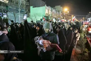 عزاداری شهادت رهبر انقلاب در چهارراه کوکاکولا خیابان پیروزی تهران