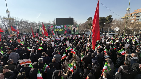 فیلم و عکس| راهپیمایی سراسری در ایران اسلامی؛ مردم با حضور حماسی اقدامات اغتشاشگران مسلح را محکوم کردند فیلم و عکس| راهپیمایی سراسری در ایران اسلامی؛ مردم با حضور حماسی اقدامات اغتشاشگران مسلح را محکوم کردند