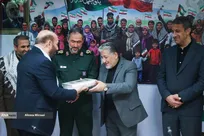 نشست جمعی از بسیجیان با رئیس دانشگاه آزاد اسلامی