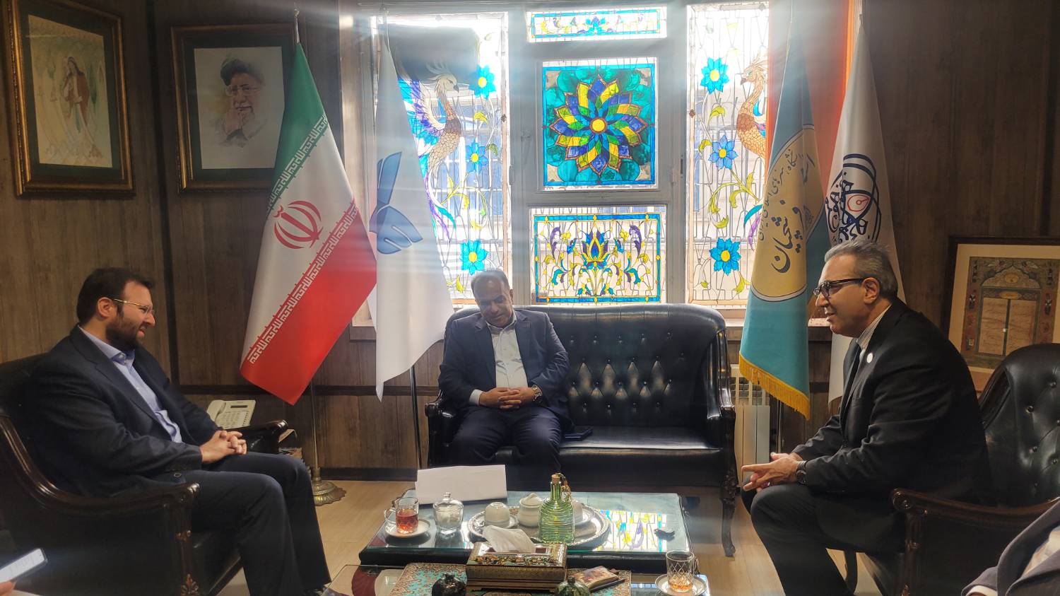 بازدید رئیس اتحادیه طلا و جواهر تهران از دانشگاه استاد فرشچیان با هدف توسعه همکاری‌های آموزشی و مهارتی