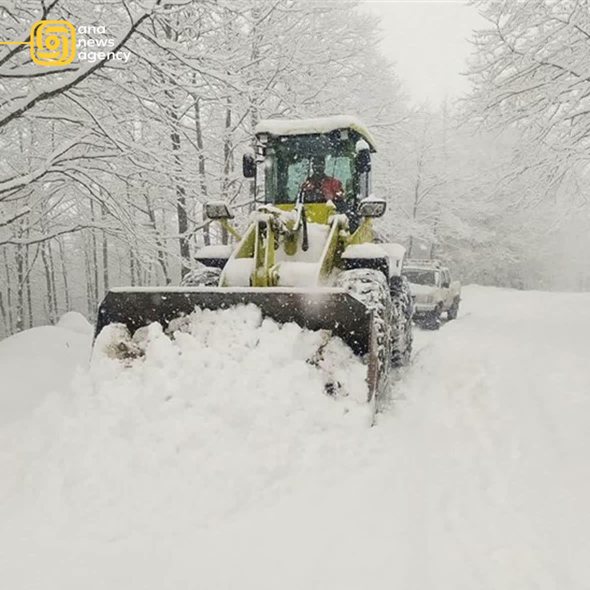 بارش برف و باران در ۱۶ استان/ انسداد محور‌های چالوس و آزادراه قزوین – رشت/ ترافیک در کدام محور‌ها سنگین است؟