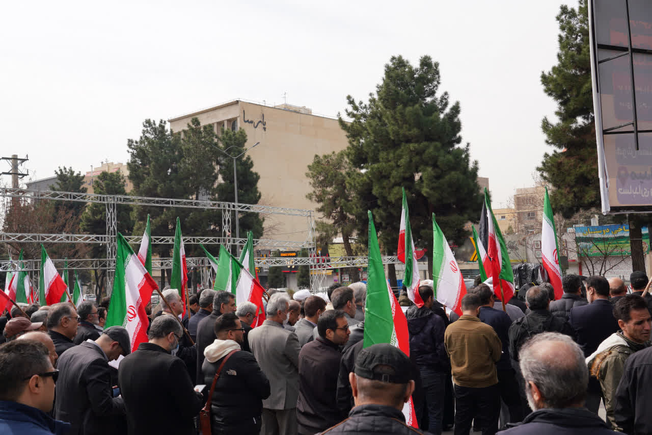 همبستگی ملی در گردهمایی «دانشگاه سربلند»/ نمایش قدرت و همبستگی در اجتماع دانشگاهیان آزاد سراسر کشور