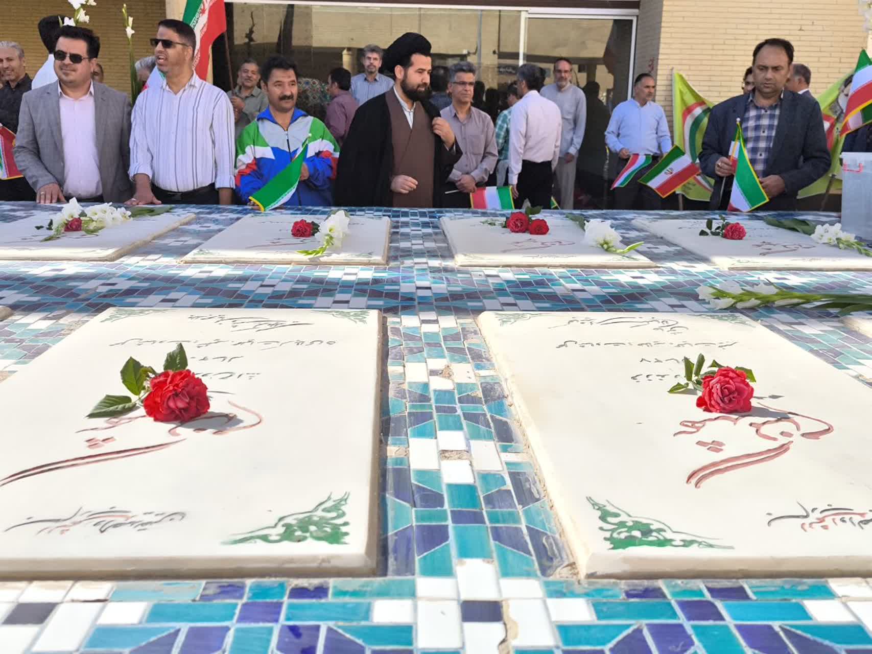 عبور از سیم‌خاردار نفس؛ لازمه‌ غلبه بر موانع و مشکلات اجتماعی