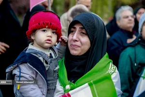 تشییع پیکر مطهر دریابان شهید &laquo;علیرضا تنگسیری&raquo; فرمانده دلاور خلیج فارس و جمعی از شهدای والامقام