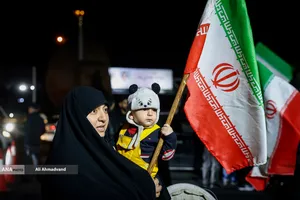 اجتماع مردمی در حمایت از رزمندگان اسلام - میدان صنعت
