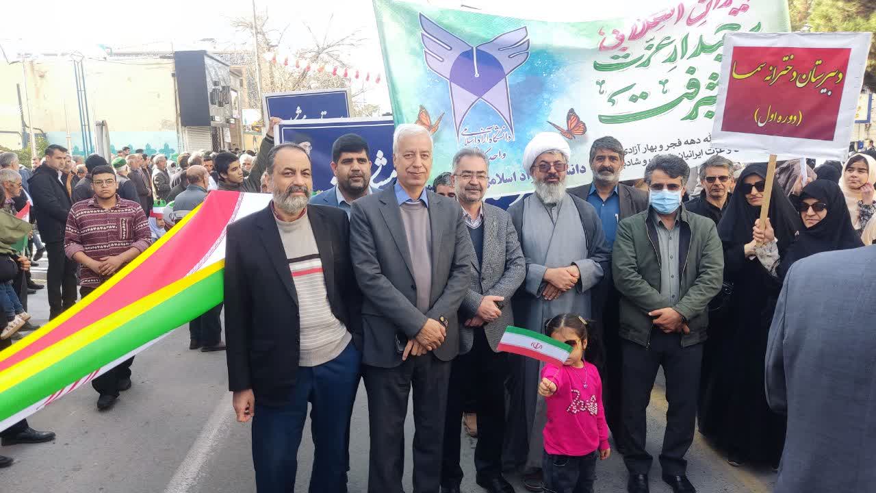 دانشگاهیان کاشمر در راهپیمایی 22 بهمن بدرخشیدند