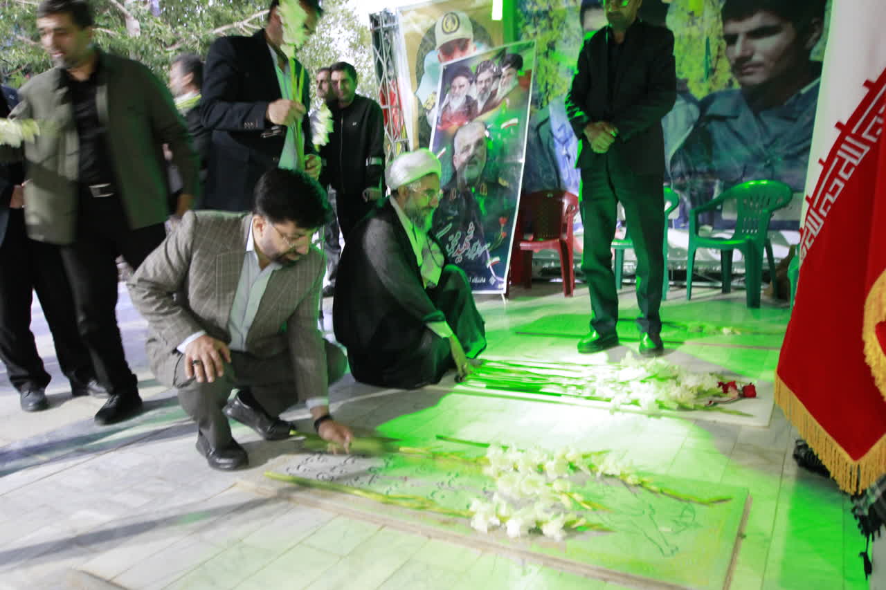 استان مرکزی؛ مهد نخبگان و سنگر دفاع مقدس؛ از امام خمینی(ره) تا پروفسور حسابی استان مرکزی؛ مهد نخبگان و سنگر دفاع مقدس؛ از امام خمینی(ره) تا پروفسور حسابی