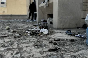 در پی تجاوز جنایتکاران آمریکایی-صهیونی به مناطق مسکونی اصفهان، گروه های جهادی از لحظات ابتدایی وقوع این جنایت، در کنار امدادگران مشغول خدمت رسانی، آواربرداری و بازسازی منازل آسیب دیده مردم هستند.