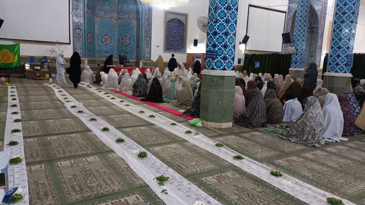 حضور پرشور ۱۷۷ دانشجوی خواهردر مراسم اعتکاف دانشگاه آزاد اسلامی یزد و به بازگشتی معنوی و بازخوانی خویشتن بپردازند.