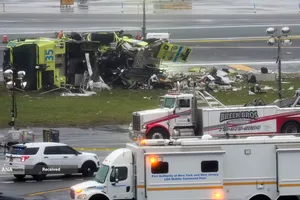 تصادف در باند فرودگاه لاگاردیا نیویورک 