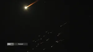 باتلاق خلیج&zwnj;فارس - بقایای یک شیء که توسط سامانه های دفاع هوایی رهگیری شده بود، به ساختمانی در منطقه دبی مارینا در امارات متحده عربی برخورد کرد.