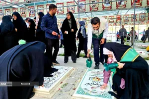 غبارروبی قطعه ۴۲ با حضور خادمیاران و یاوران رضوی