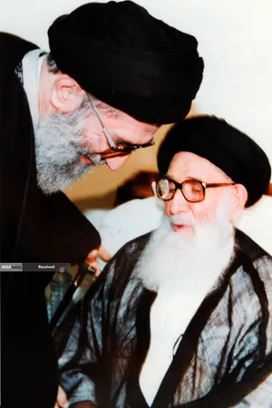 مجموعه تصاویر قاب های ماندگار از مجاهد خستگی ناپذیر حضرت آیت&zwnj;الله العظمی شهید سیدعلی حسینی خامنه&zwnj;ای(رحمه الله علیه)
