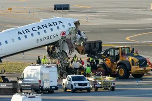 تصادف در باند فرودگاه لاگاردیا نیویورک 