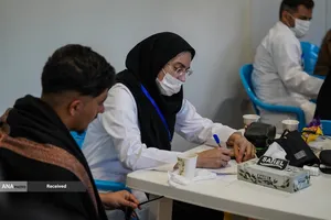 خدمت&zwnj;رسانی بیمارستان سیار برکت در عمود ۹۸۹ طریق الحسین