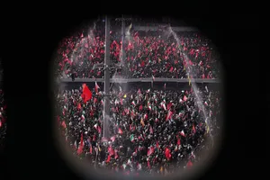 مراسم اقامه نماز بر پیکر امام شهید امت