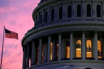 سنای آمریکا پرداخت حقوق‌ها را در ادامه تعطیلی دولت مسدود کرد