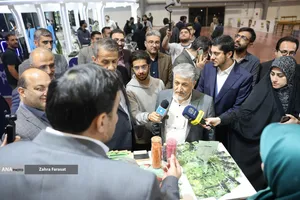 دکتر بیژن رنجبر رییس دانشگاه آزاد اسلامی در مراسم افتتاحیه سومین دوره نمایشگاه فناوری و نوآوری فن نما 1404