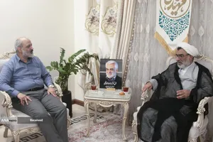 دیدار حجت الاسلام و المسلمین عبدالحسین خسروپناه دبیر شورای عالی انقلاب فرهنگی با خانواده شهید دکتر محمد مهدی طهرانچی