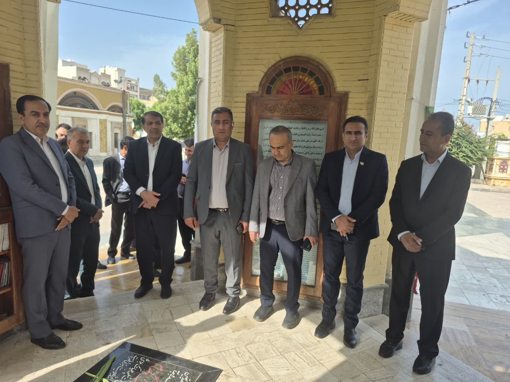 تجدیدمیثاق سرپرست جدید دانشگاه آزاد اسلامی بوشهر با آرمانهای شهدا و امامین شهدا تجدیدمیثاق سرپرست جدید دانشگاه آزاد اسلامی بوشهر با آرمانهای شهدا و امامین شهدا